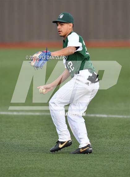 Thumbnail 3 in Bishop Gorman vs St. Mary's Hall (Texas Private School Classic) photogallery.