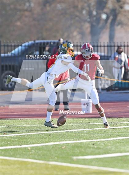 Thumbnail 2 in Trinity Catholic vs. Maryville(MSHSAA 3A Quarterfinal) photogallery.