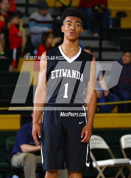 Thumbnail 2 in Etiwanda vs. Centennial (The Classic at Damien) photogallery.