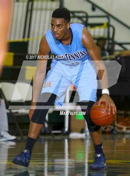 Thumbnail 2 in Etiwanda vs. Centennial (The Classic at Damien) photogallery.
