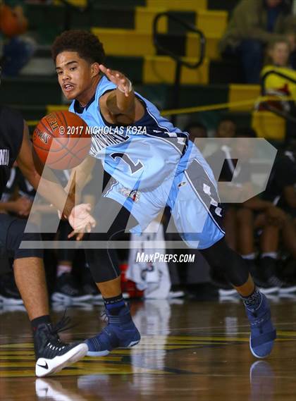Thumbnail 3 in Etiwanda vs. Centennial (The Classic at Damien) photogallery.