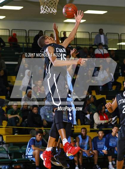 Thumbnail 2 in Etiwanda vs. Centennial (The Classic at Damien) photogallery.