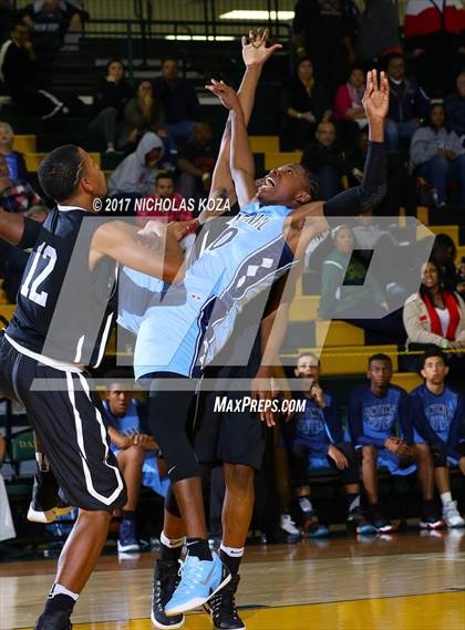 Thumbnail 1 in Etiwanda vs. Centennial (The Classic at Damien) photogallery.