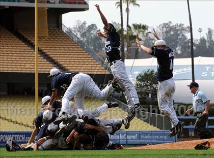 Thumbnail 3 in Chatswoth vs. Cleveland (CIF LA City Section D1 Final) photogallery.