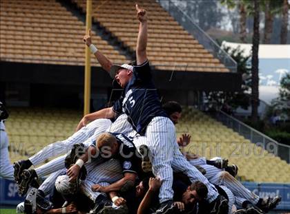 Thumbnail 3 in Chatswoth vs. Cleveland (CIF LA City Section D1 Final) photogallery.