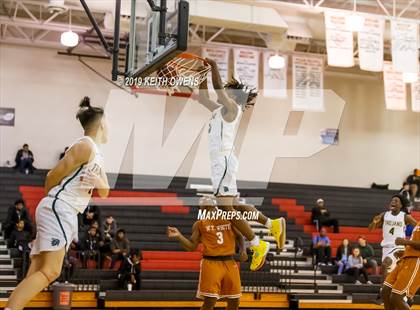 Thumbnail 1 in White vs Newman Smith (CFB Classic) photogallery.