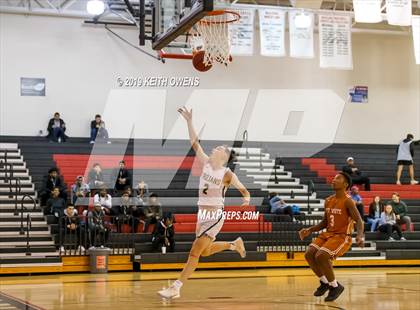 Thumbnail 2 in White vs Newman Smith (CFB Classic) photogallery.