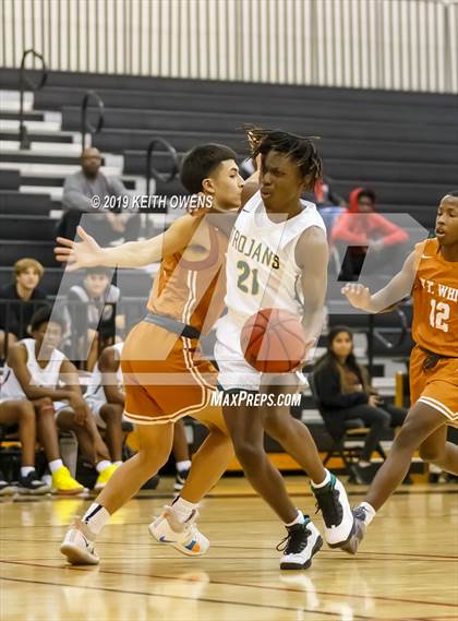 Thumbnail 1 in White vs Newman Smith (CFB Classic) photogallery.