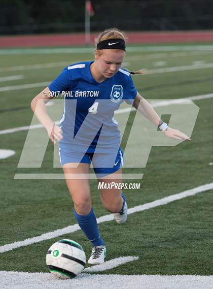 Thumbnail 3 in Dublin Coffman vs. Olentangy Liberty photogallery.