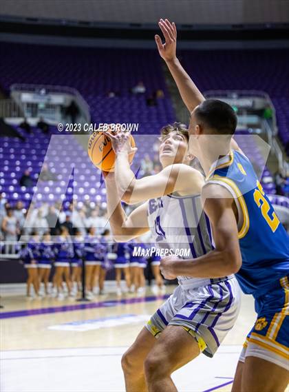 Thumbnail 2 in Lehi vs. Orem (UHSAA 5A Quarterfinal) photogallery.