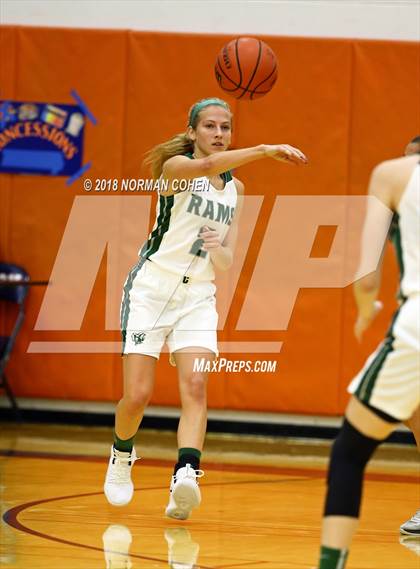 Thumbnail 1 in Maine South vs. Grayslake Central photogallery.