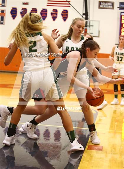 Thumbnail 3 in Maine South vs. Grayslake Central photogallery.