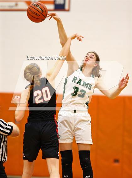 Thumbnail 2 in Maine South vs. Grayslake Central photogallery.