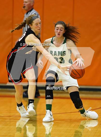 Thumbnail 2 in Maine South vs. Grayslake Central photogallery.