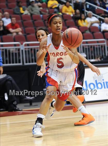 Thumbnail 2 in Mountain View vs. Hamilton (AIA D1 Semifinals) photogallery.