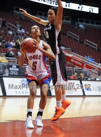 Thumbnail 3 in Mountain View vs. Hamilton (AIA D1 Semifinals) photogallery.