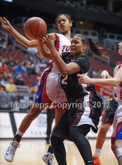 Thumbnail 1 in Mountain View vs. Hamilton (AIA D1 Semifinals) photogallery.