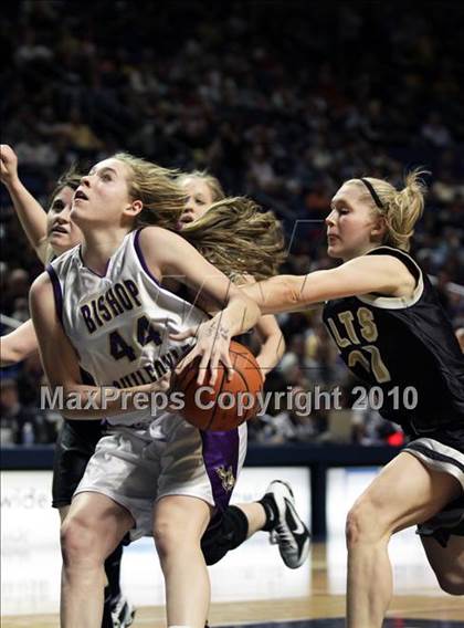 Thumbnail 2 in Northern Cambria vs. Bishop Guilfoyle (PIAA Class A Championship) photogallery.