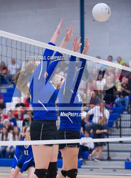 Thumbnail 3 in Mogollon vs St. David (AIA D1 Finals) photogallery.
