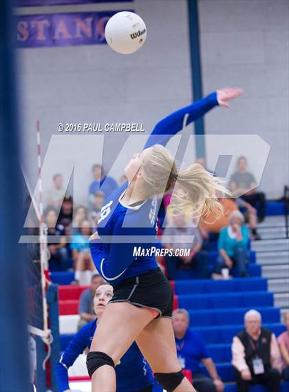 Thumbnail 3 in Mogollon vs St. David (AIA D1 Finals) photogallery.