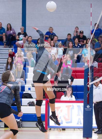 Thumbnail 3 in Mogollon vs St. David (AIA D1 Finals) photogallery.