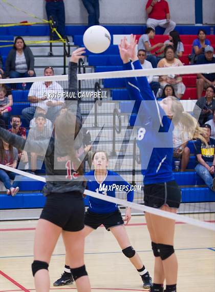 Thumbnail 2 in Mogollon vs St. David (AIA D1 Finals) photogallery.