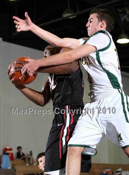 Thumbnail 1 in Bishop Manogue vs. Harvard-Westlake (Desert Heat Invitational) photogallery.