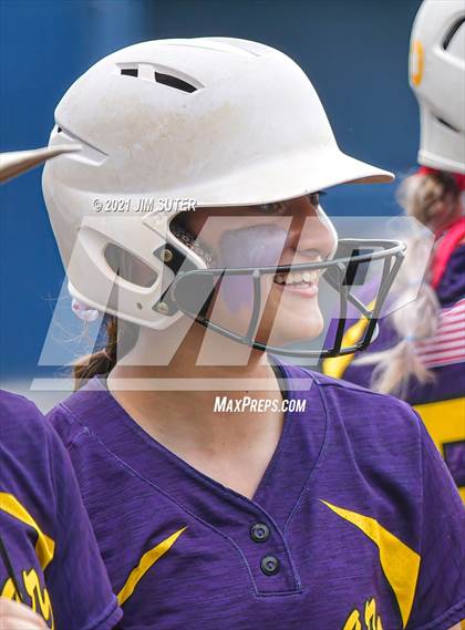 Thumbnail 1 in Weimar vs Thrall (UIL 2A Regional Semifinal Playoff) photogallery.