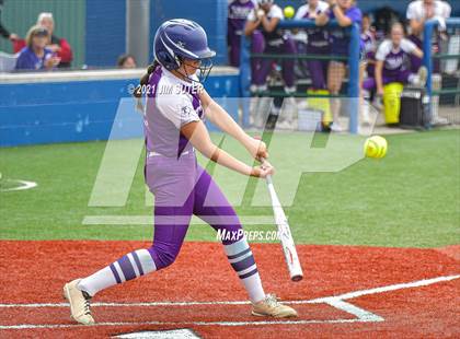Thumbnail 1 in Weimar vs Thrall (UIL 2A Regional Semifinal Playoff) photogallery.