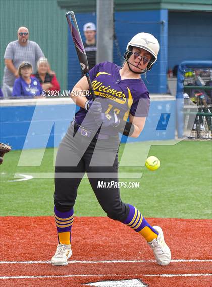 Thumbnail 1 in Weimar vs Thrall (UIL 2A Regional Semifinal Playoff) photogallery.