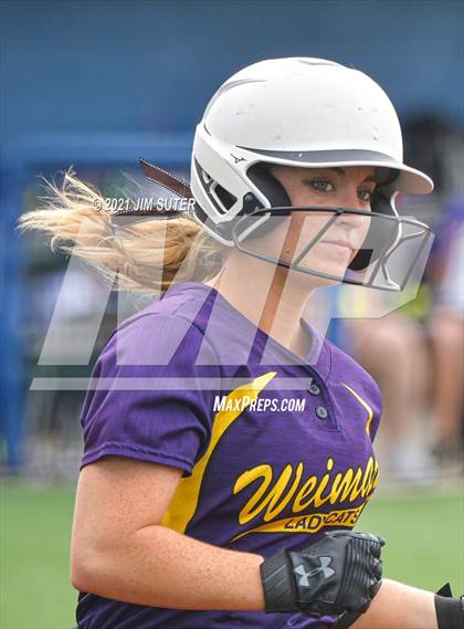 Thumbnail 3 in Weimar vs Thrall (UIL 2A Regional Semifinal Playoff) photogallery.