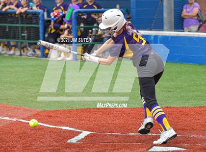 Thumbnail 3 in Weimar vs Thrall (UIL 2A Regional Semifinal Playoff) photogallery.