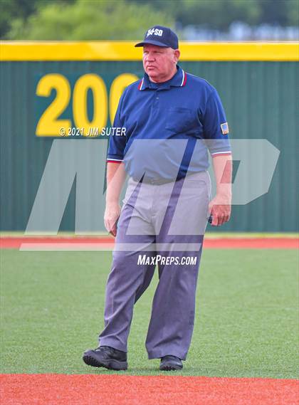 Thumbnail 2 in Weimar vs Thrall (UIL 2A Regional Semifinal Playoff) photogallery.