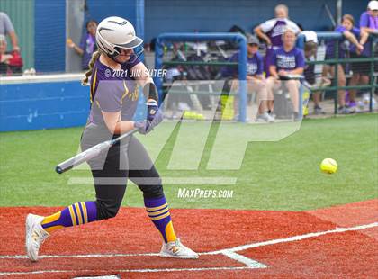 Thumbnail 1 in Weimar vs Thrall (UIL 2A Regional Semifinal Playoff) photogallery.