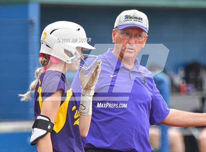 Thumbnail 2 in Weimar vs Thrall (UIL 2A Regional Semifinal Playoff) photogallery.
