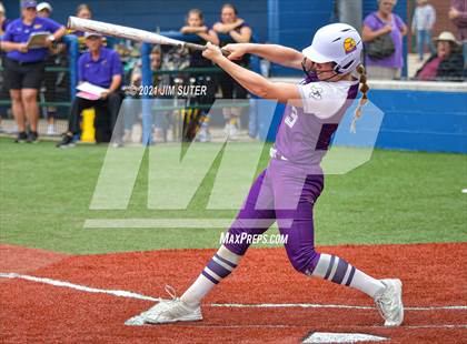 Thumbnail 1 in Weimar vs Thrall (UIL 2A Regional Semifinal Playoff) photogallery.