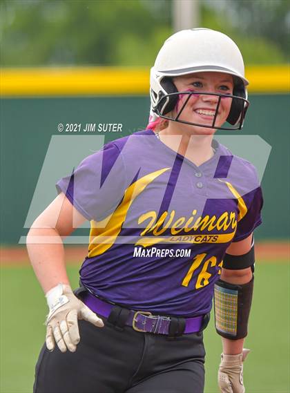 Thumbnail 3 in Weimar vs Thrall (UIL 2A Regional Semifinal Playoff) photogallery.