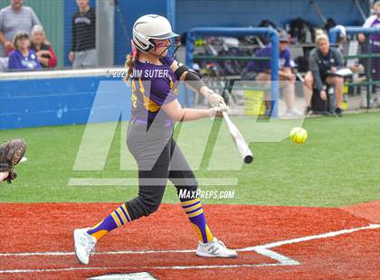 Thumbnail 2 in Weimar vs Thrall (UIL 2A Regional Semifinal Playoff) photogallery.