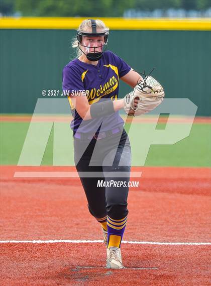 Thumbnail 1 in Weimar vs Thrall (UIL 2A Regional Semifinal Playoff) photogallery.
