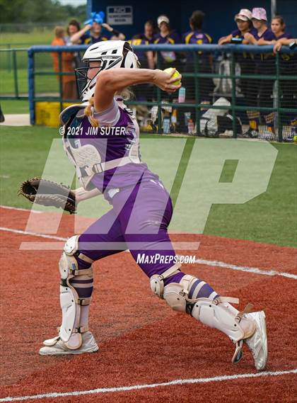 Thumbnail 2 in Weimar vs Thrall (UIL 2A Regional Semifinal Playoff) photogallery.