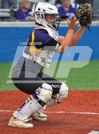 Thumbnail 1 in Weimar vs Thrall (UIL 2A Regional Semifinal Playoff) photogallery.