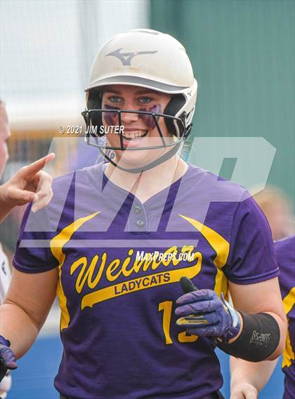 Thumbnail 3 in Weimar vs Thrall (UIL 2A Regional Semifinal Playoff) photogallery.