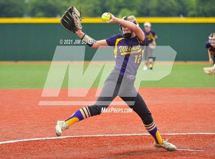 Thumbnail 3 in Weimar vs Thrall (UIL 2A Regional Semifinal Playoff) photogallery.