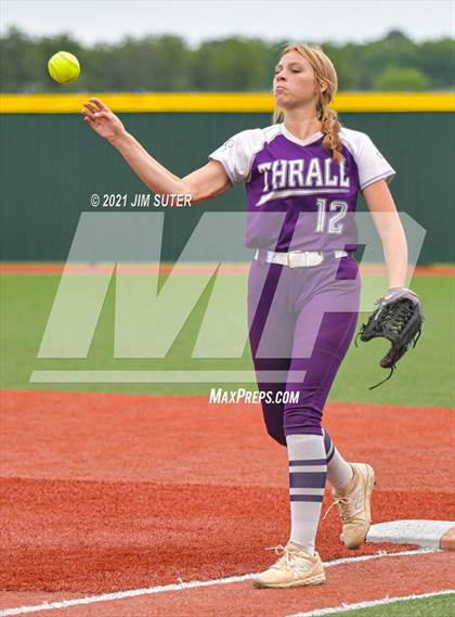 Thumbnail 3 in Weimar vs Thrall (UIL 2A Regional Semifinal Playoff) photogallery.