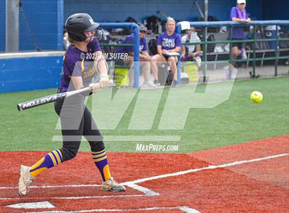 Thumbnail 3 in Weimar vs Thrall (UIL 2A Regional Semifinal Playoff) photogallery.