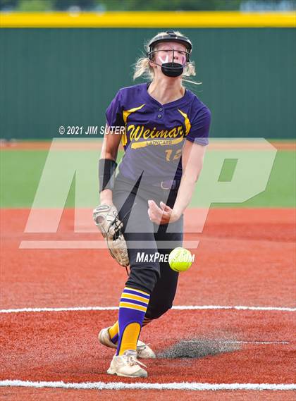 Thumbnail 2 in Weimar vs Thrall (UIL 2A Regional Semifinal Playoff) photogallery.