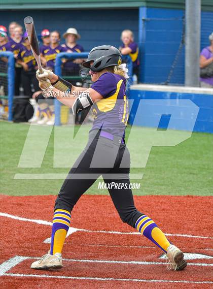 Thumbnail 2 in Weimar vs Thrall (UIL 2A Regional Semifinal Playoff) photogallery.