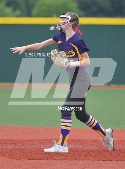 Thumbnail 2 in Weimar vs Thrall (UIL 2A Regional Semifinal Playoff) photogallery.