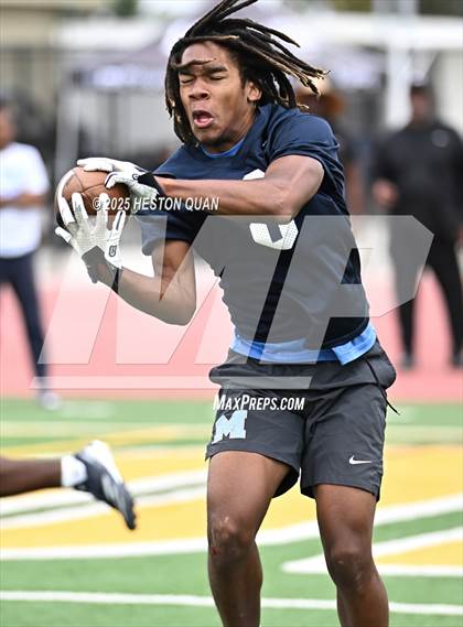 Thumbnail 2 in Mayfair vs. Mater Dei  (LB Poly Legends 7x7) photogallery.