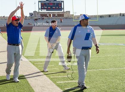 Thumbnail 2 in Westlake v Smithson Valley (UIL 6A Quarterfinal) photogallery.
